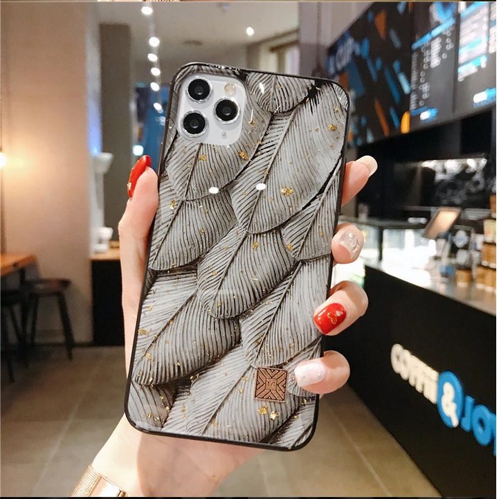 Луксозен твърд калъф TC /златни точки/ за Iphone XS max